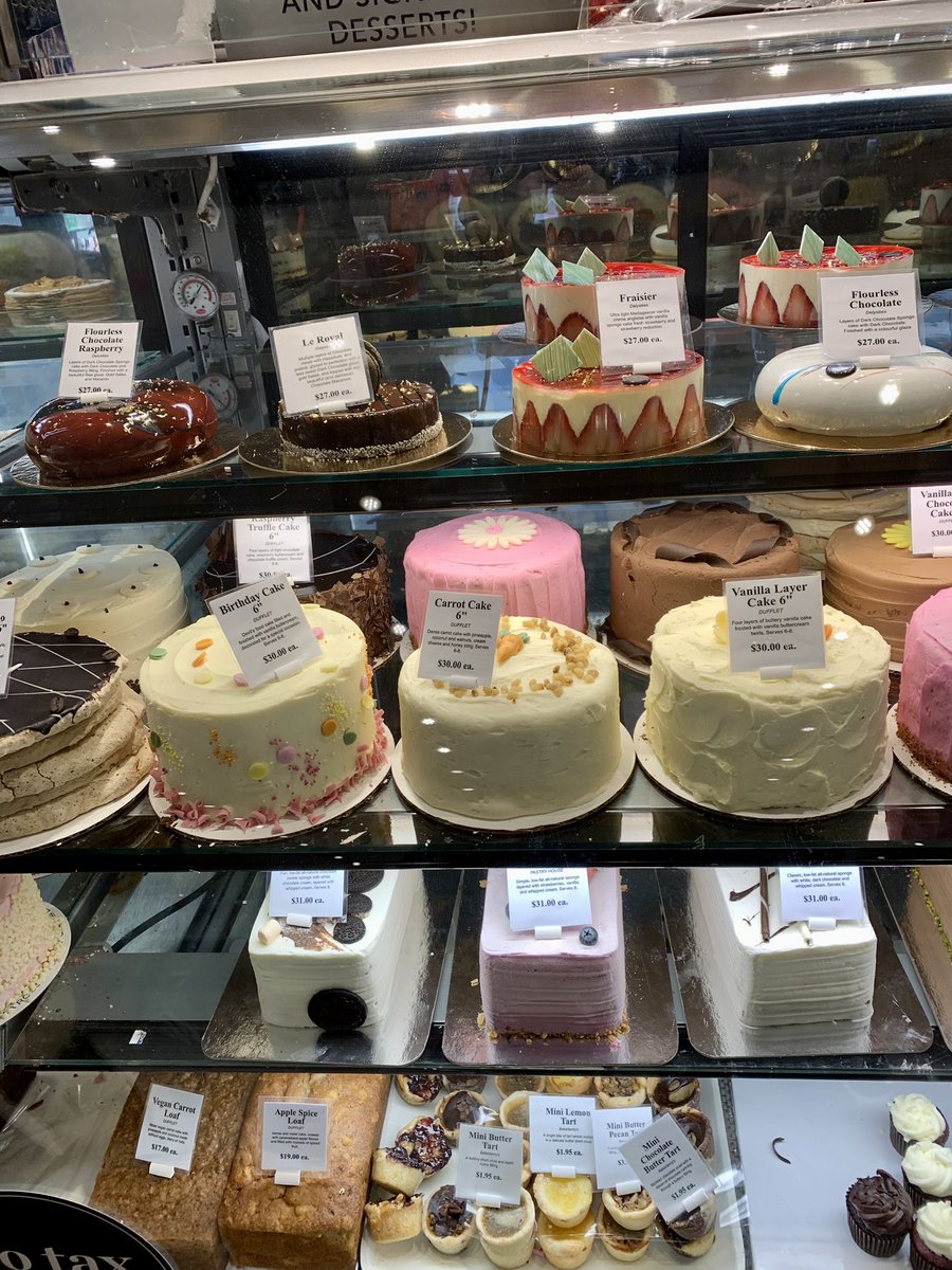 cookiegigan's tweet photo. Decisions, decisions what should I pick from @PusaterisFoods cake counter in @BVShops ? I ended up picking @tourdedufflet Birthday Cake. Iโm sure itโs someoneโs Birthday somewhere. ๐๐ #dufflet #pusateris #bayviewvillage #bayviewvillagemall https://t.co/1jPNNSxftA