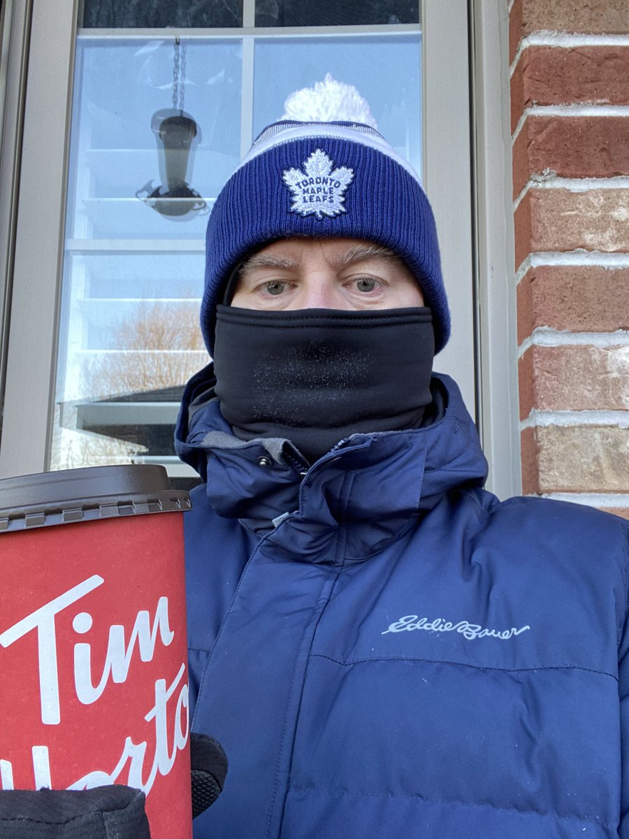DundasDuke's tweet photo. Maybe I can get @TimHortons to sponsor my freezing #windowvisits with you @AndrewONielsen !!! #timhortons #cafemocha #drinkitfast #handwarmer #youlookcozy https://t.co/rBk1DRHRgR