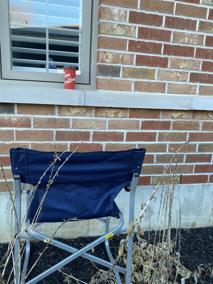 DundasDuke's tweet photo. Maybe I can get @TimHortons to sponsor my freezing #windowvisits with you @AndrewONielsen !!! #timhortons #cafemocha #drinkitfast #handwarmer #youlookcozy https://t.co/rBk1DRHRgR