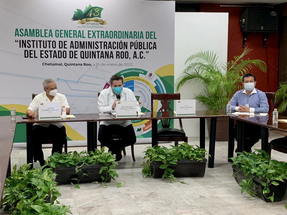 Esta mañana estuve presente en la Asamblea general Extraordinaria del Instituto de Administración Pública del Estado de #QuintanaRoo <a href="/iapqroo/">IAPQROO</a> donde se llevó a cabo la toma de protesta del nuevo Consejo Directivo en #Chetumal  

Muchas gracias por la invitación <a href="/leonpres/">leon lizarraga</a> 🙌🏻