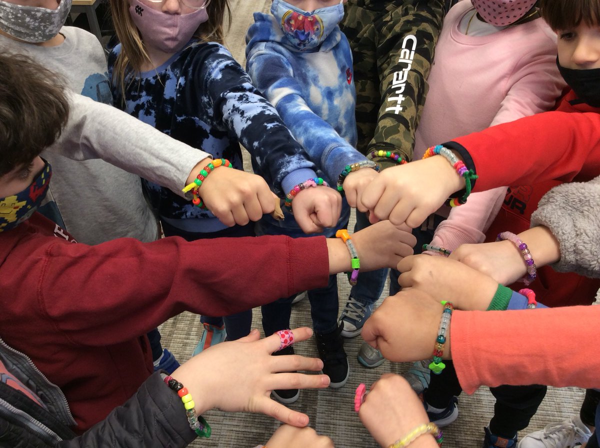 ksharp44's tweet photo. Shining as a team with our UV bracelets. 1 bead for everyone in the class and worn on our left hand so no one will be left out. We know we shine best when we work together. 
@CCE_Comets #aspace4u #teamwork https://t.co/n9i1Uq5MzP