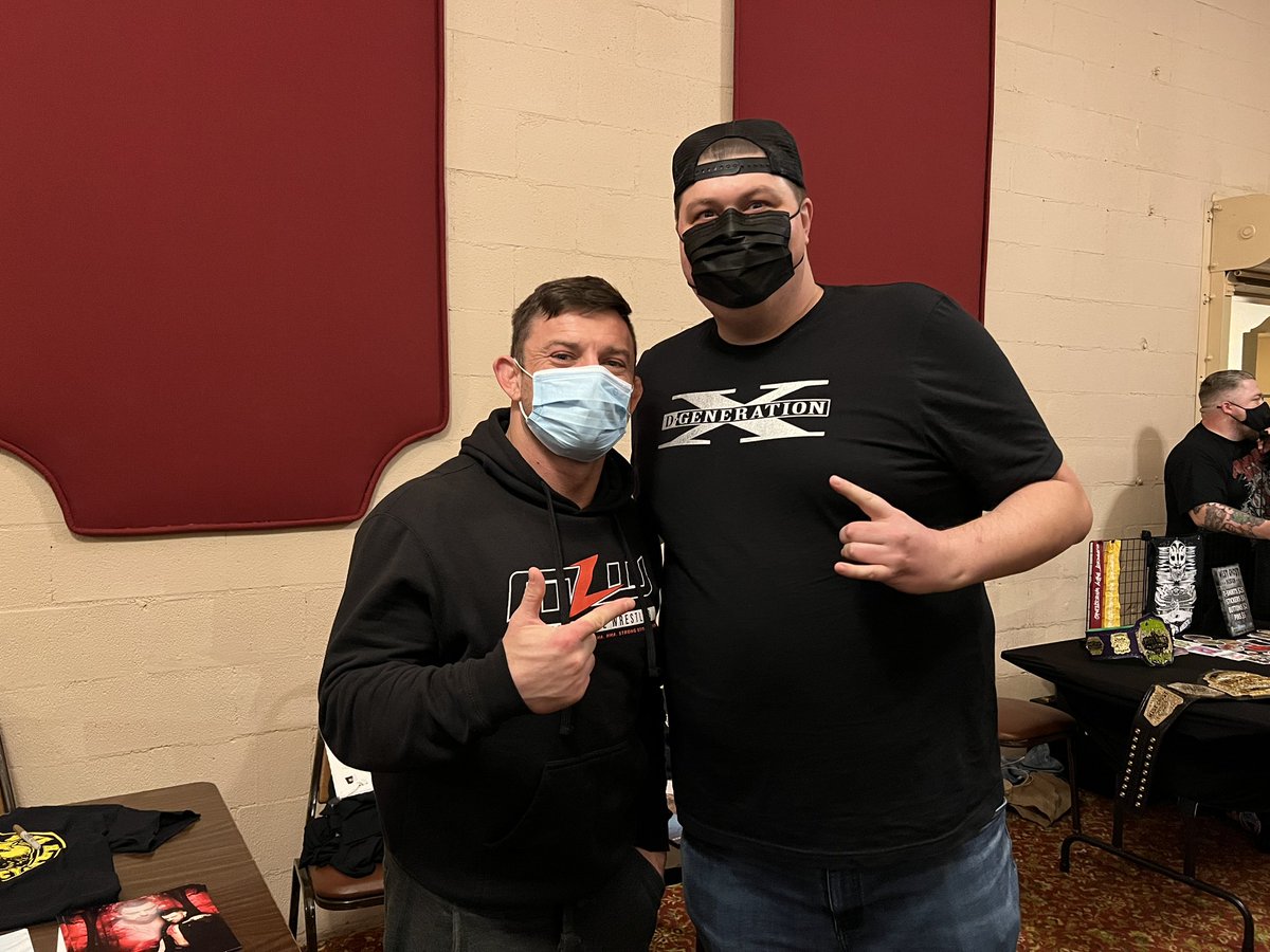BabyHuey83's tweet photo. Very cool to finally meet @RichardsWesley last night at @WCProOfficial. I have been a big fan of his for years. I can’t wait to see what he accomplishes in @MLW in 2022.

#InTheKliq #DaveyRichards #TheAmericanWolves #RingOfHonor #TNA #ImpactWrestling #MLW #WestCoastProWrestling https://t.co/TRQQAPvHu1