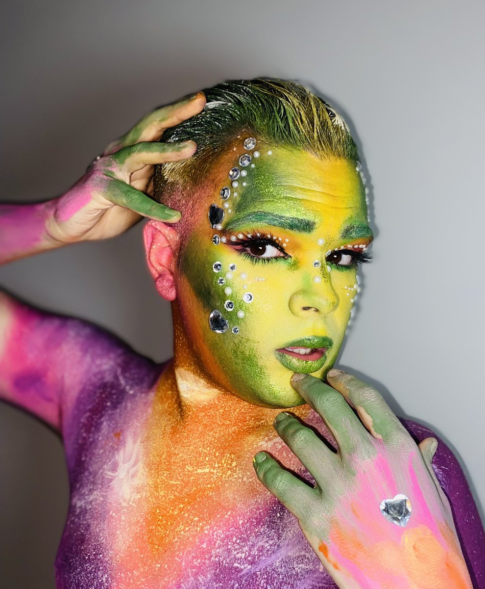 Vuelta a la fantasía ❤️🤪<a href="/krashkosmetics/">Krash Kosmetics</a>  <a href="/AlvaroKruse/">Álvaro Kruse</a> <a href="/GotyMakeUp/">ɢᴏᴛʏᴍᴀᴋᴇᴜᴘ💄</a> #krashkosmetics.