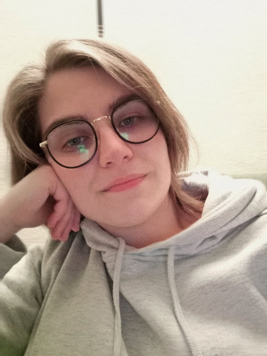 peopIesvck's tweet photo. hola por aquí también. soy andy de España y tengo 20 años. niall me regaló small talk. leed mi carrd antes de seguirme porfa.
besitos para todos muak
#integracionNH https://t.co/t9PYo6oq1n