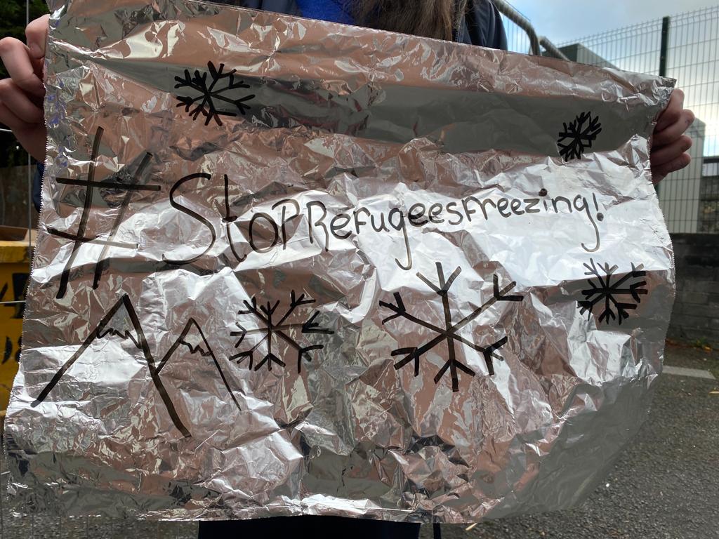 natmanrocks's tweet photo. Students from @PresSSWarrenmt supporting the #StopRefugeesFreezing campaign where thousands of people find themselves in a humanitarian crisis at the border of the EU and Belarus, seeking safety. @AmnestyIreland https://t.co/7expz4527a