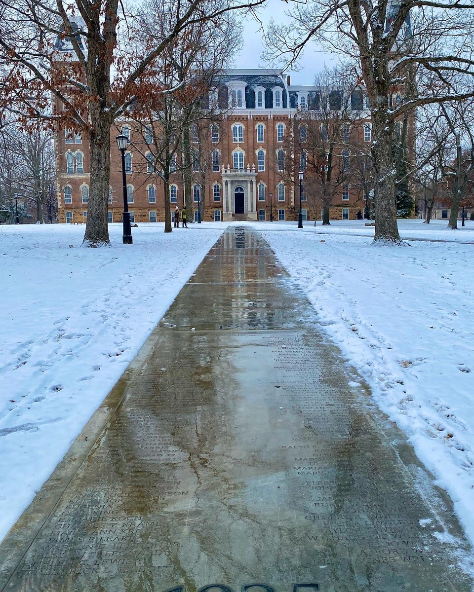 UArkansas's tweet photo. It’s a snowy day at the U of A! #uark https://t.co/M7WdlWXs5O
