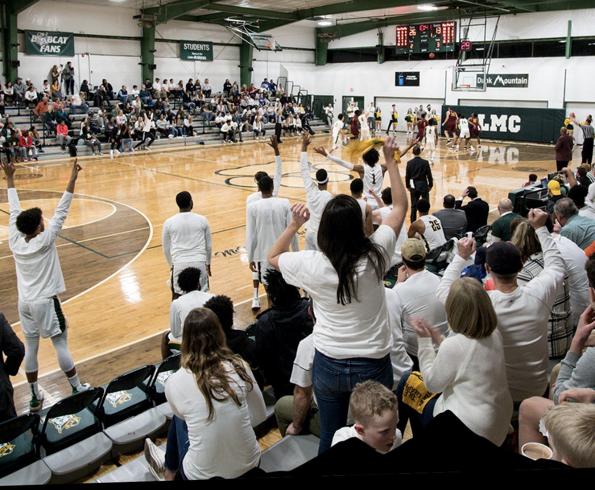WillKelly_jelly's tweet photo. Thanks to God I am blessed to receive an offer from Lees-McRae. Go bobcats!!!✝️🏀 https://t.co/dvFVzjyOPe