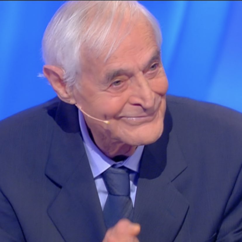 _vjnzontwitt's tweet photo. dopo 65 anni reagisce così quando la vede😭
#cepostaperte https://t.co/EcUH3TGGCT
