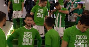DCRayistADRV's tweet photo. A Vallecas se la criminalizó en diciembre de 2019 por llamar nazi a un nazi. El partido se suspendió por menos de lo que le ha pasado hoy con Joan Jordán en el Villamarín. Incluso se barajó la posibilidad de darle el partido por perdido al Rayo... 

Dos polos opuestos👇👇 https://t.co/VHd8zDrDge