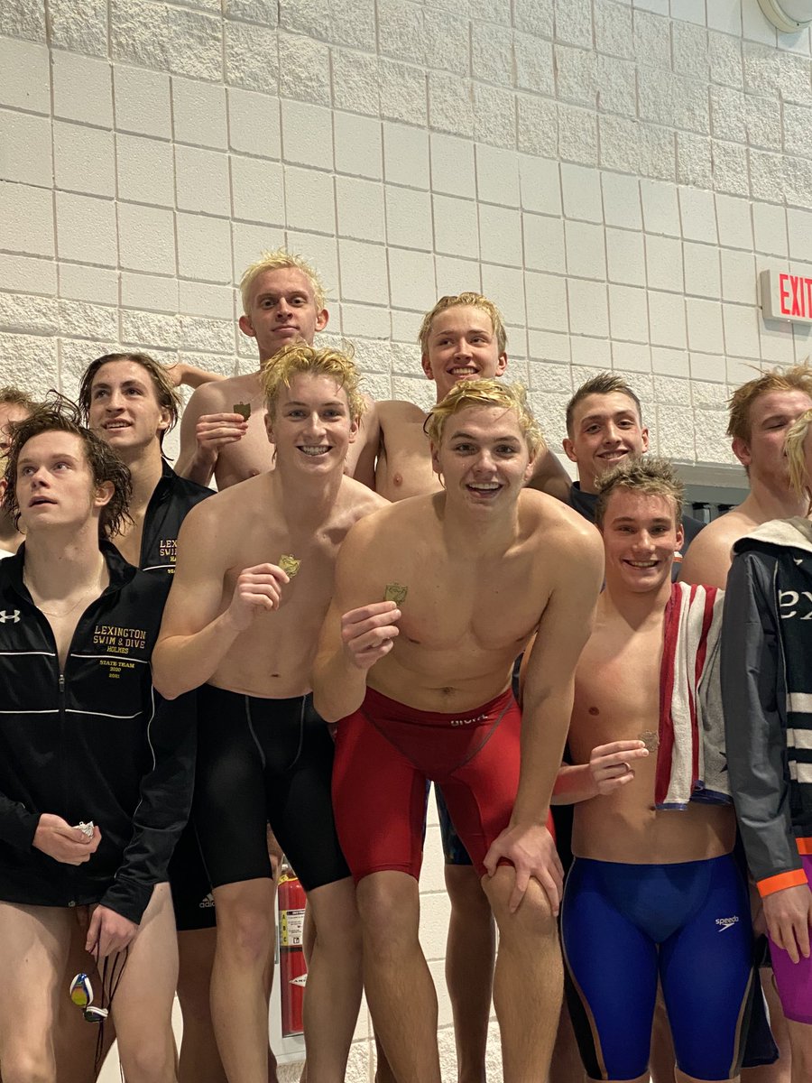 Generalsswimnd1's tweet photo. Girls and boys 400 free relays Occ champs let's goooooooo💙💛💙💛 https://t.co/KY2UCOlZGl
