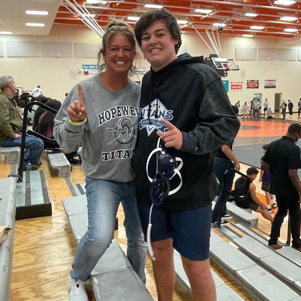 sullivanboysmom's tweet photo. Logan gets another win today and wins his division!!! So proud of all the Hopewell boys!! Two of the boys won their division and one got 2nd place! Everyone did a great job!!! @HopewellWrestle https://t.co/EkZldk4WWV