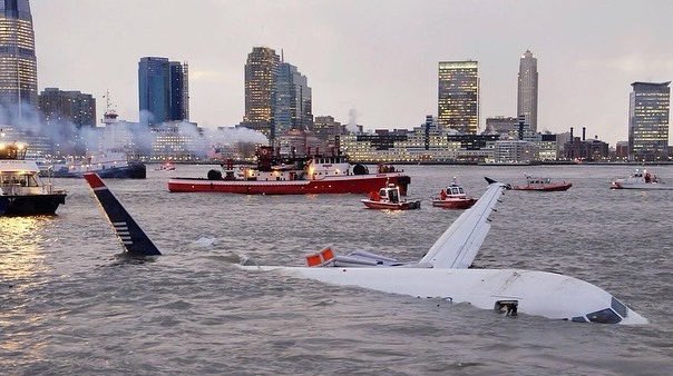 13 años del milagro del Hudson, #US1549 grande <a href="/Captsully/">Sully Sullenberger</a> ✈️👏🏻