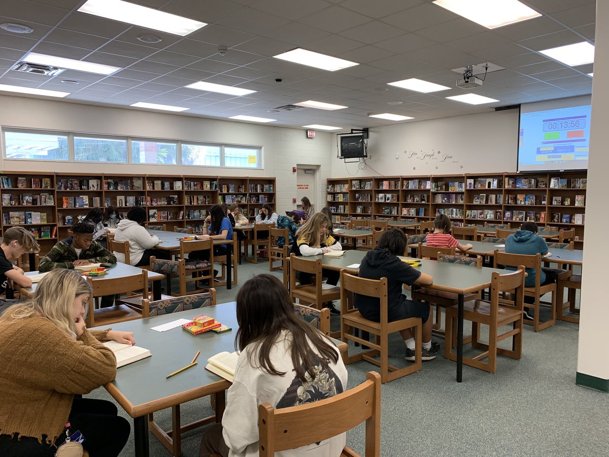HinsonCenter's tweet photo. Ms. Sanders’ 8th grade ELA classes were in the media center Friday reading and creating bookmarks for the annual literacy week bookmark competition! @HinsonHurrican1 @Hinson110 https://t.co/SKv9MxaX1q