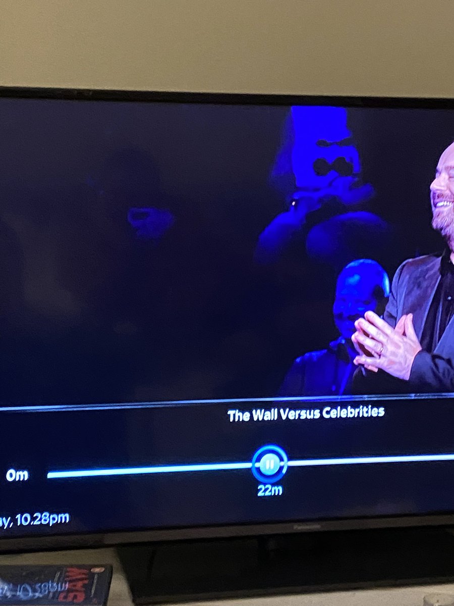 luulabelle's tweet photo. When you are watching @BBCTheWall and your bf asks why the sorting hat is in the audience…#harrypotter #thewall #dannydyer https://t.co/qbvy6OO1wP
