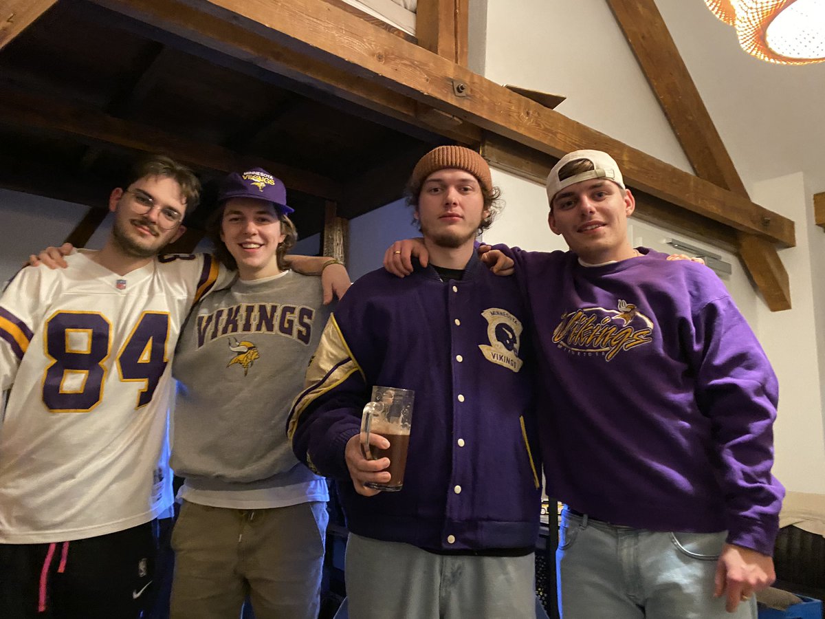 SolarsOG's tweet photo. #ranNFL go vikings #Skol https://t.co/d5SCMDgOLX