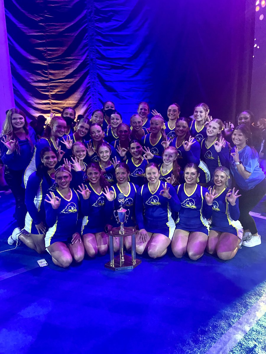 UDBlueHenCheer tweet media