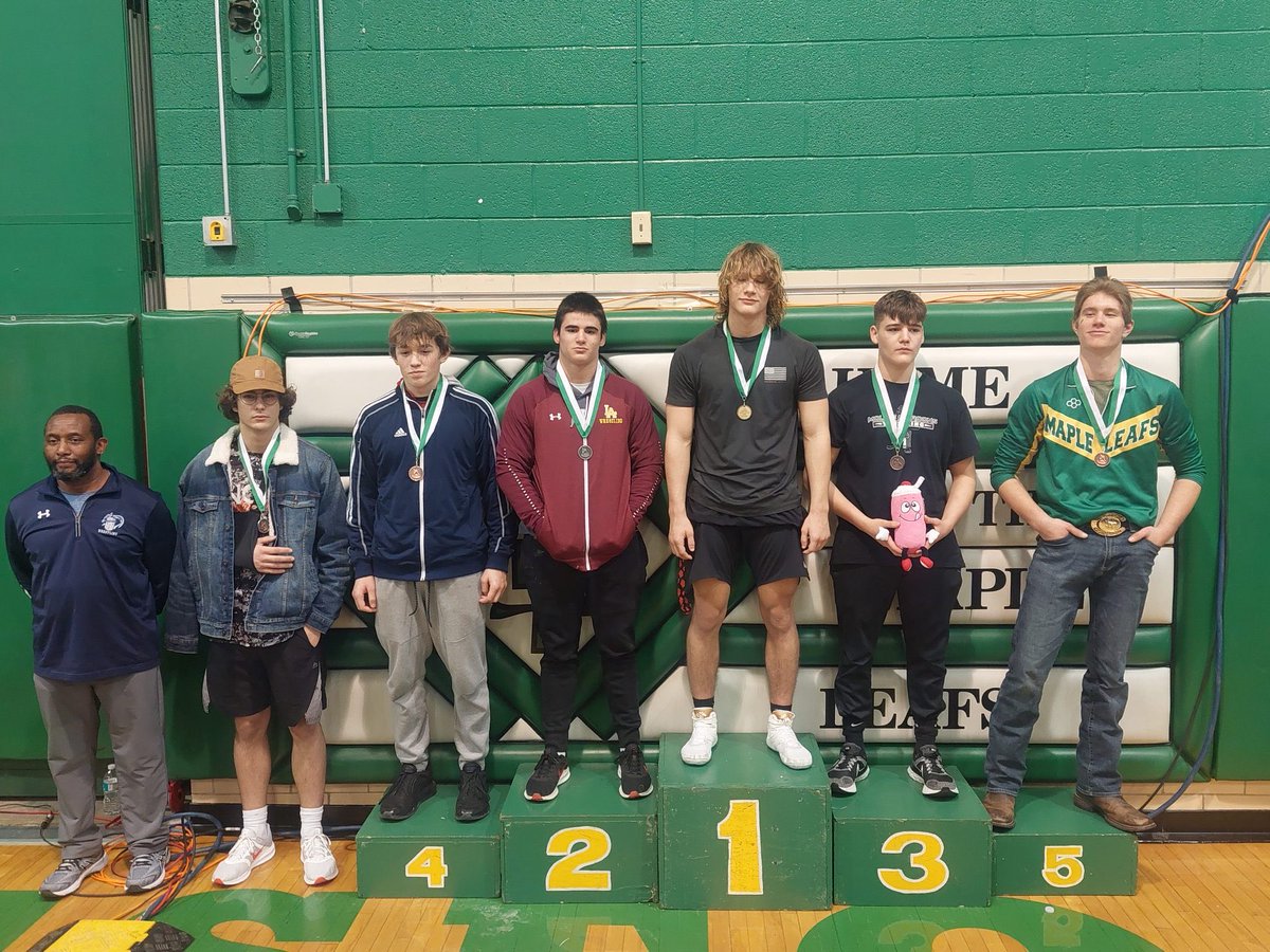Dominic Thebeau with his 3rd 182 lbs championship for the 2021-22 season at Geneseo Tournament. Congrats!!!