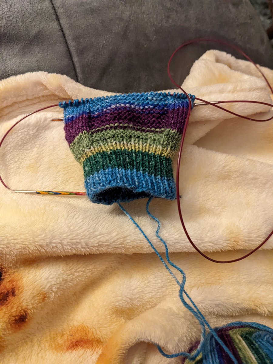 edufreya's tweet image. Sometimes I continue to make socks when I really want to make a hat with my new yarn. #knitterproblems #oneprojectatatime