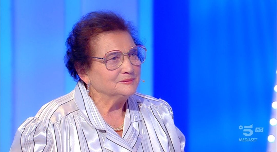 lostonyouvh's tweet photo. "Di quello che non è mai accaduto non ce ne scorderemo mai."🤍⚘
#CePostaPerTe https://t.co/VgNydivJbq