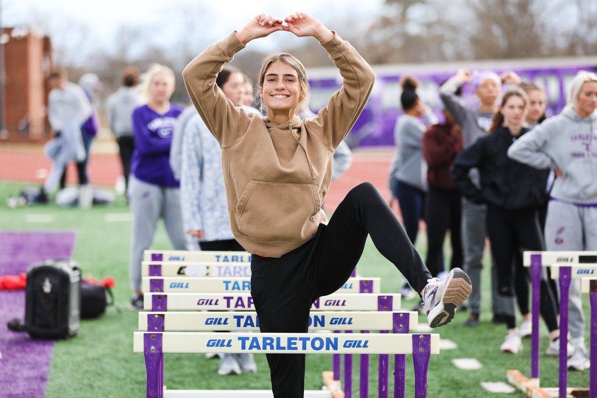 TarletonXCTrack's tweet photo. Rylee Hennig in her collegiate debut cleared 5'7 in the high jump

This placed her🥉and she now holds the indoor school record😮

Our future is in bright hands👍

#TexanNation https://t.co/EeXmFzt248