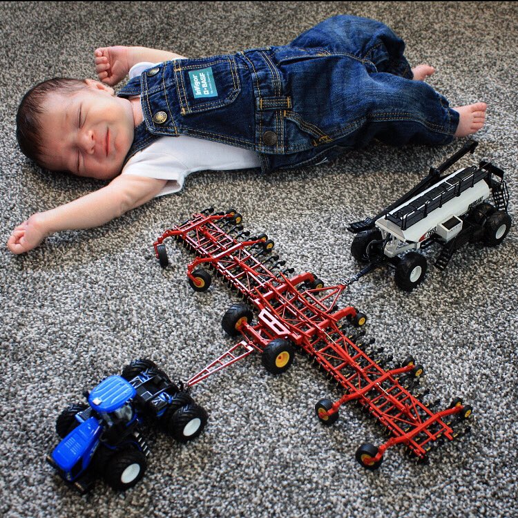 Greiger9's tweet image. Brooks is getting an early start on his carpet farming career with his new overalls from @ruskryan78 and @BASFAgSolutions