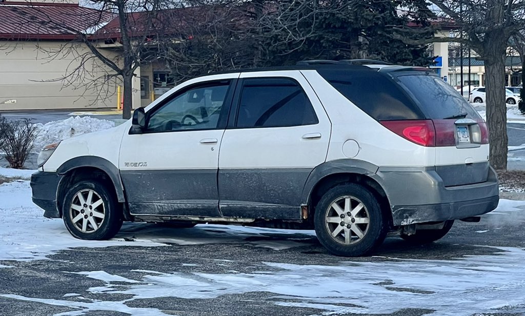 Car_Guy_Tom's tweet photo. A rendezvous of Redezvous! You’re welcome! (@PatrickOlsen, I need editorial guidance on the plural form here.) #Buick #BuickRendezvous #CarSpotter #ClassyAztek https://t.co/oFaPNvaP6D