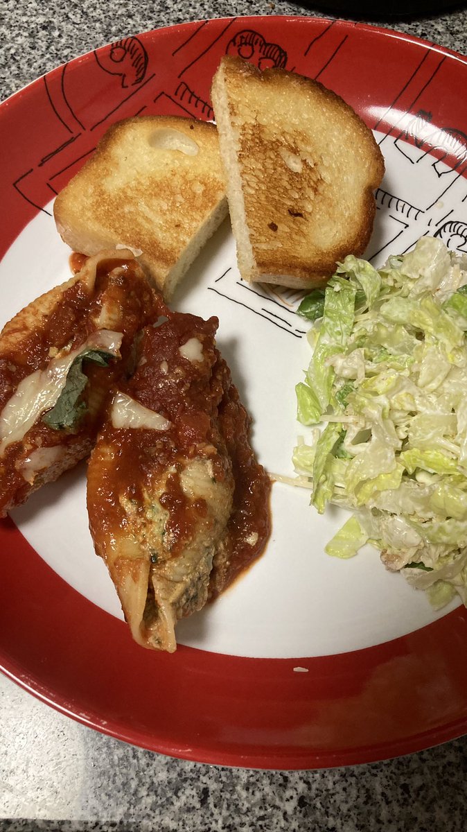 RejectBarbie_5's tweet photo. On this cold January day I made stuffed shells from Messy in the Kitchen. Thanks @ReneePaquette #messyinthekitchen #comfortfood #stuffedpasta https://t.co/GVPp56hI3R