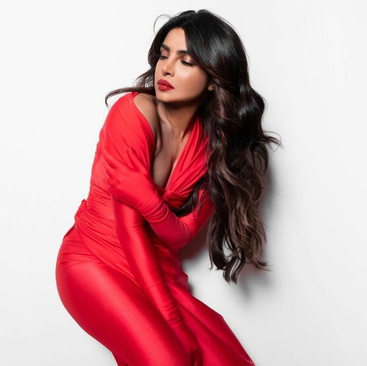 It's safe to say that all Priyanka Chopra pictures are THE pictures. h...