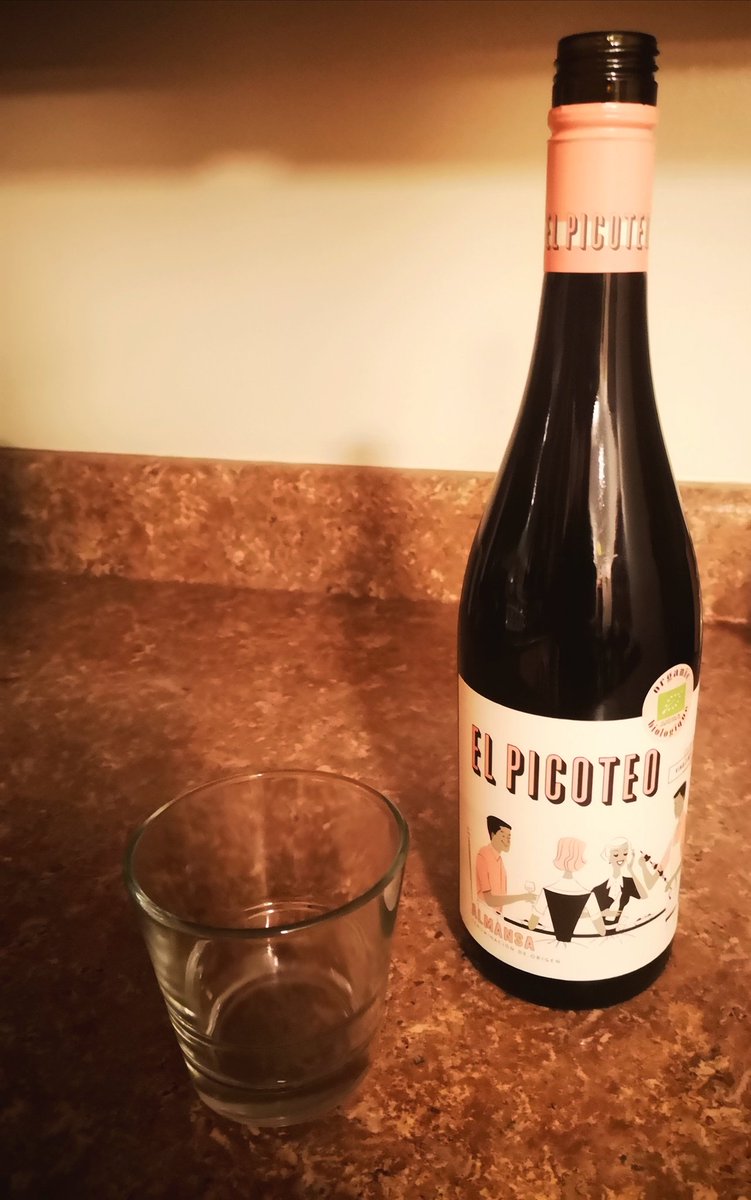 PGs_Roomie's tweet photo. Lettin' er breathe. #solodrinking ๐ท https://t.co/VAk6C15Fbw