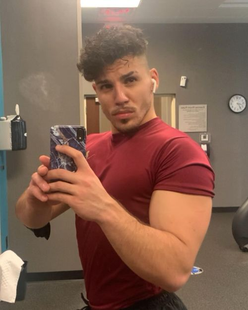 EurovisionHunks's tweet photo. TYLR aka Sandro 💪 #ESC2020 #Cyprus https://t.co/6o9Q6BXU2D