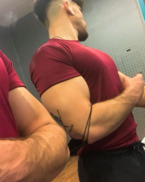 EurovisionHunks's tweet photo. TYLR aka Sandro 💪 #ESC2020 #Cyprus https://t.co/6o9Q6BXU2D