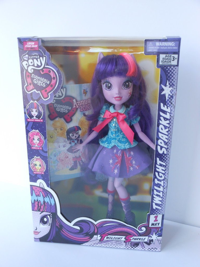 cresentfleur's tweet photo. I'll never forgive hasbro for not releasing these equestria girls prototypes they're so much better than what we got https://t.co/hDaDvKa1pQ