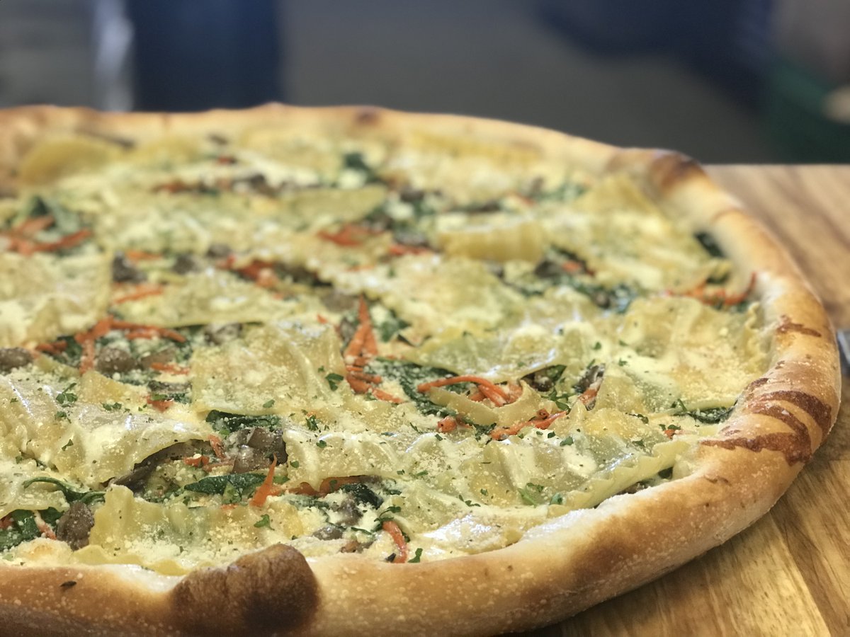 Ian's Pizza Denver tweet media