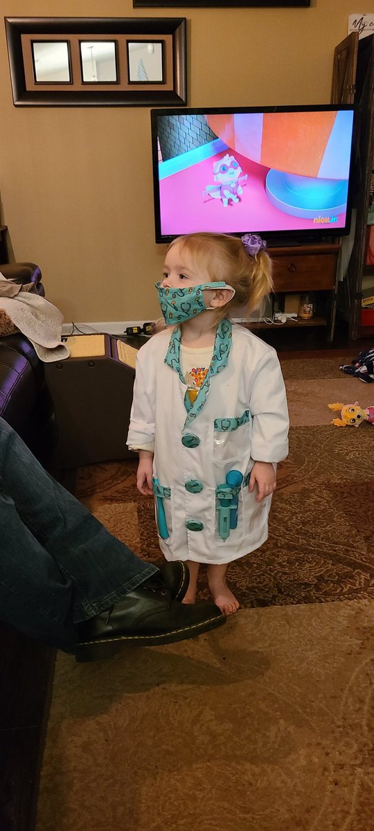 MikkiShell72's tweet photo. @VincentWWright1 Got some good advice from the cutest doctor today. https://t.co/hJZFpMOxsd