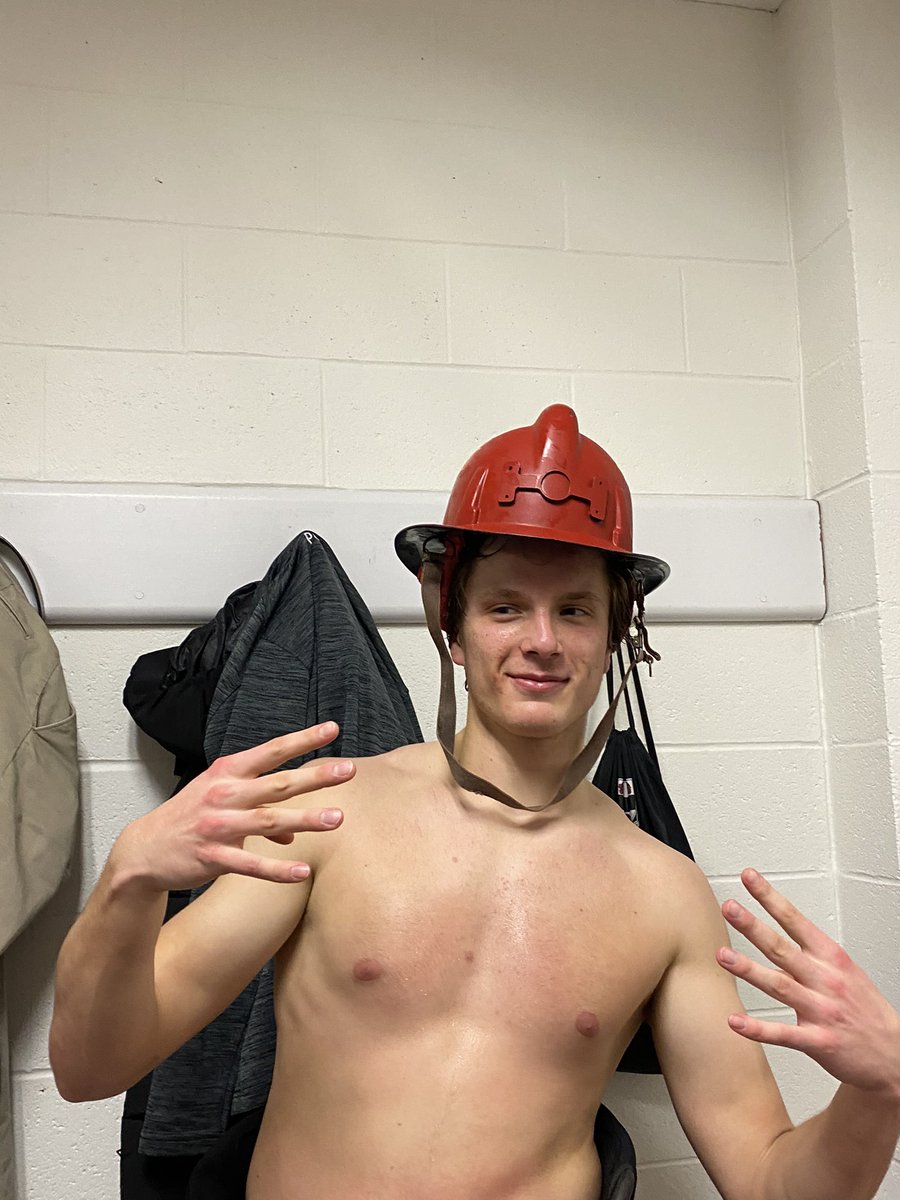 Pomfret_Hockey's tweet photo. Pomfrets player of the game goes to Captain Phil Lamarre https://t.co/ehCOWKzXWi