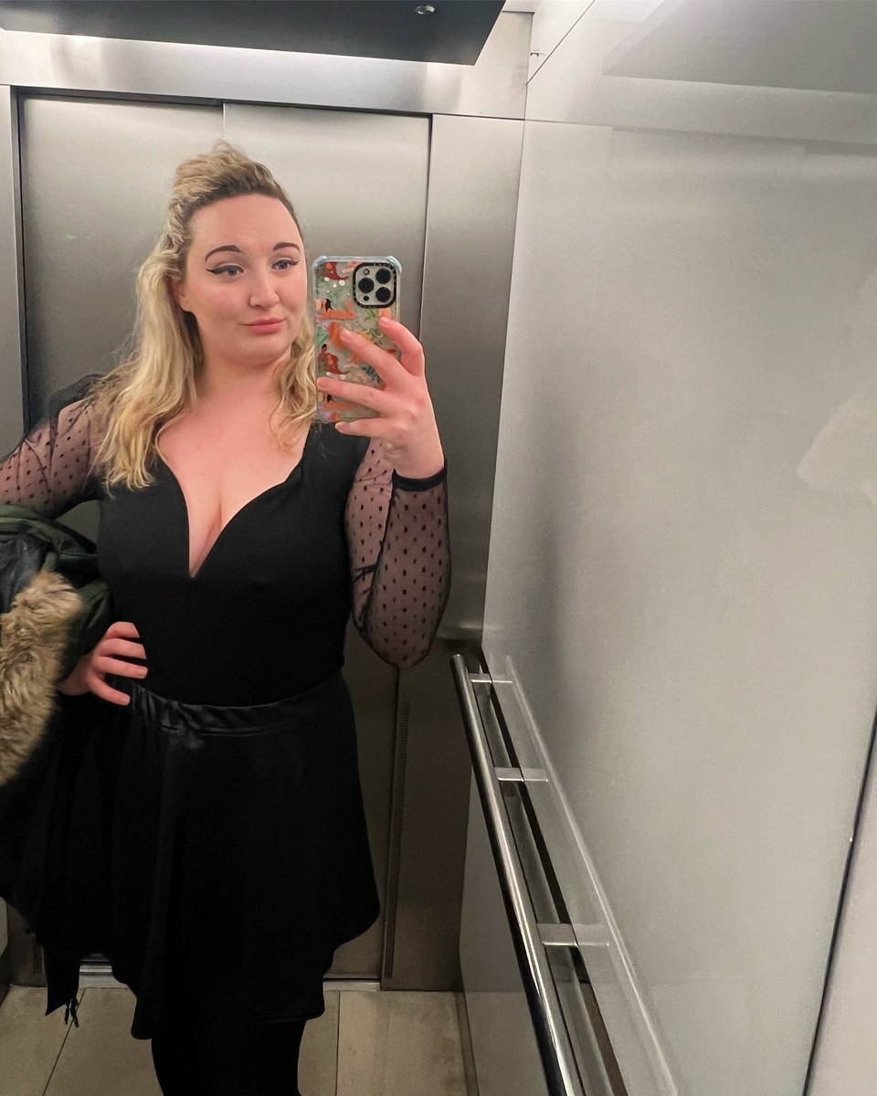 MsVioletCarson's tweet image. Brb, off to make someone my 🏖
#femmedomme #dominatrix #londondomme