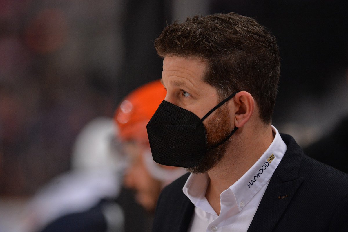 steelershockey's tweet photo. The 🦊 is always thinking!

#BlankMask https://t.co/1QFpzerjR4
