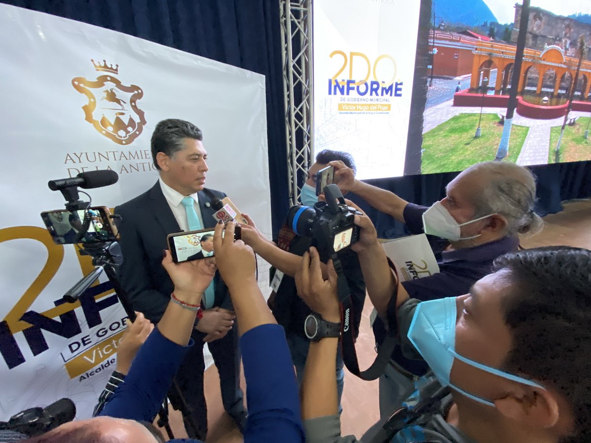 MuniAntiguaGt's tweet photo. Alcalde @VictorHDelPozo conversa con los medios de comunicación luego de presentar el 2o Informe de Gobierno Municipal. https://t.co/p0NAII0ZnG