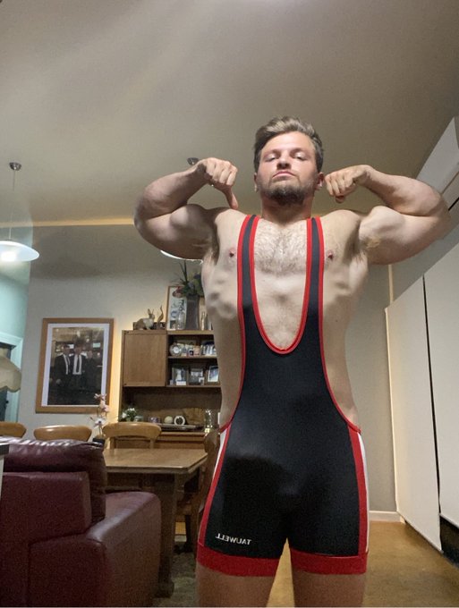 Retweet if I should take off that wrestling singlet and let that throbbing dick out 🍆😈 https://t.co/<a href="/tag/fitness"class="tags"><span>#fitness</span></a>
