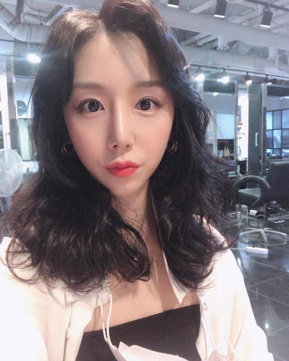 리 징야 tweet media
