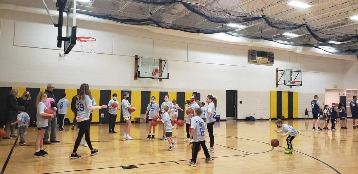 SylvaniaSchools's tweet image. .@SylProjectUnify is warming up and getting ready to play soon! #OpportunitiesForAllAbilities #LetsALLplay #ProjectUnify