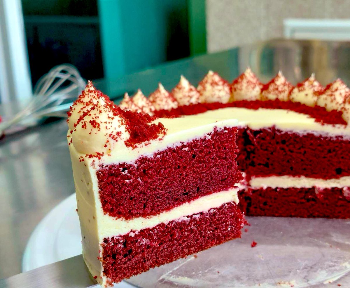 abkanokwan's tweet photo. Keep going 😉 Red Velvet Cake
#cakes #RedVelvet #bake #cake #homemade #baking #birthday #bakery #เบเกอรี่ #BakeKaBite #BakeKaBiteTHA https://t.co/CDdKigsAlb