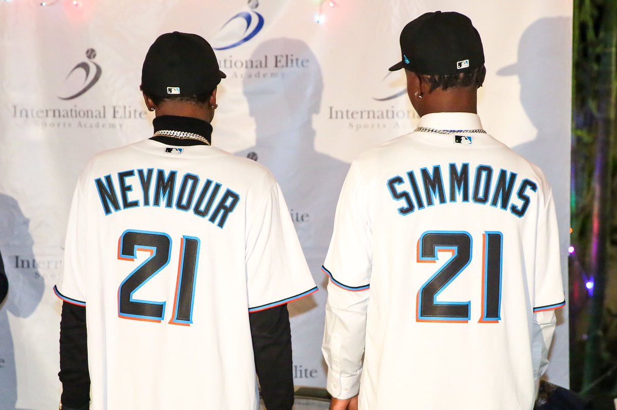 10thYearSeniors's tweet photo. Cherif Neymour and Toby Simmons become the latest Bahamians to join the Miami Marlins organization 

#BahamasBaseball #iEliteSportsAcademy #Marlins #242totheworld🌎🇧🇸 https://t.co/yqRCDyXxBX