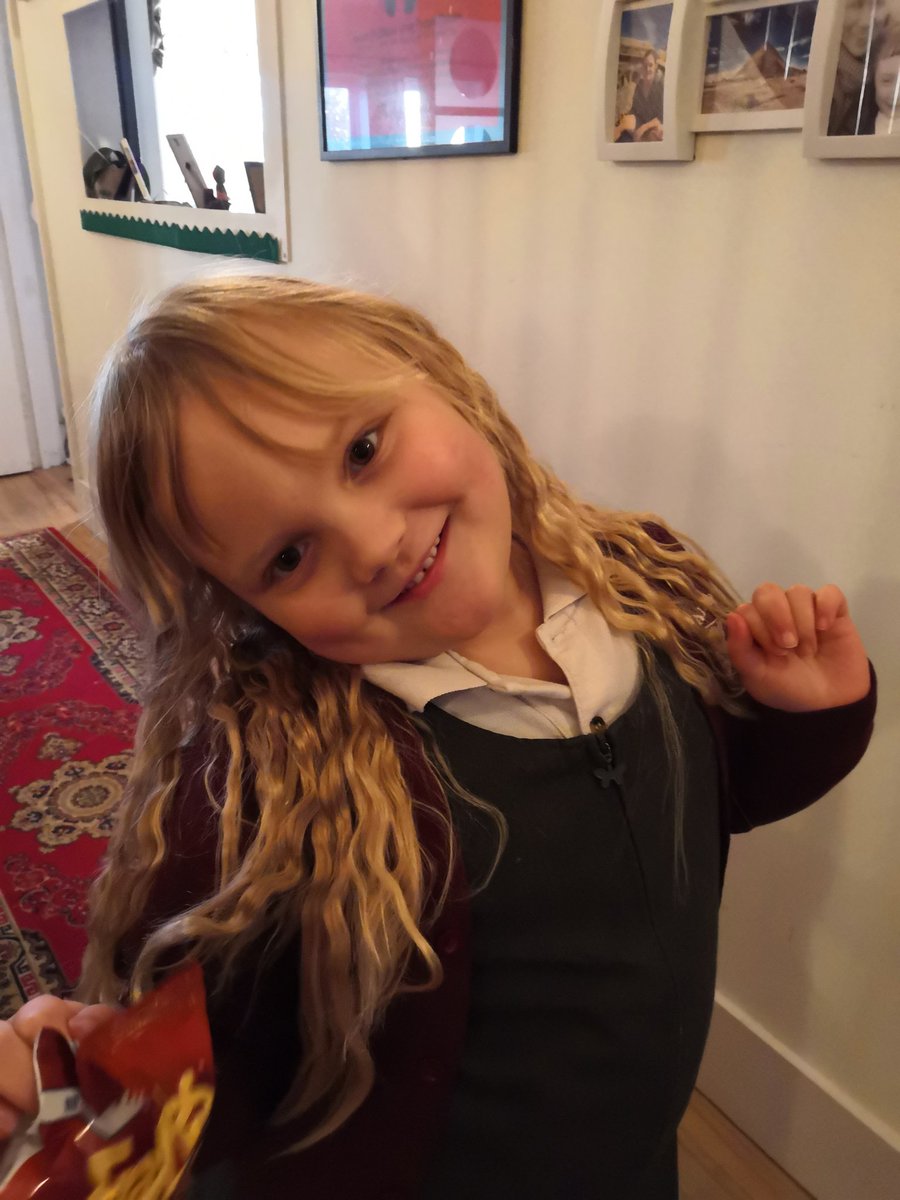 IsabellaTravels's tweet photo. Posing. https://t.co/FoJZTJrwwy