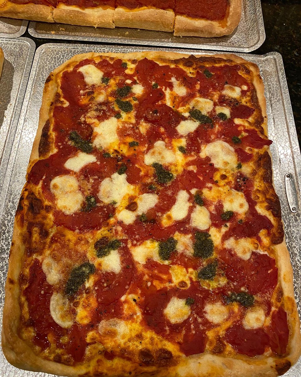johndigiovanni's tweet photo. DIY pizza night! https://t.co/A4ww8y5WiW
