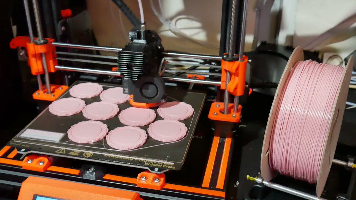 de3dprintman's tweet photo. I am pretty sure that this is the very first time in all these years that I'm using 3D printers that I'm using pink filament. I do like this @PlasticzNL PETG Real Pink that I'm printing. It looks very pretty.
#3dprinting #3dp #plasticznetherlands #prusa3d #prusai3mk3s #prusabear https://t.co/FMesuM3Bpc