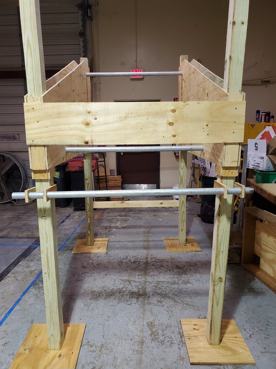 frc4610's tweet photo. Whats with all this hanging around? Major field element 3 ✔ https://t.co/C2jeIRyRx6