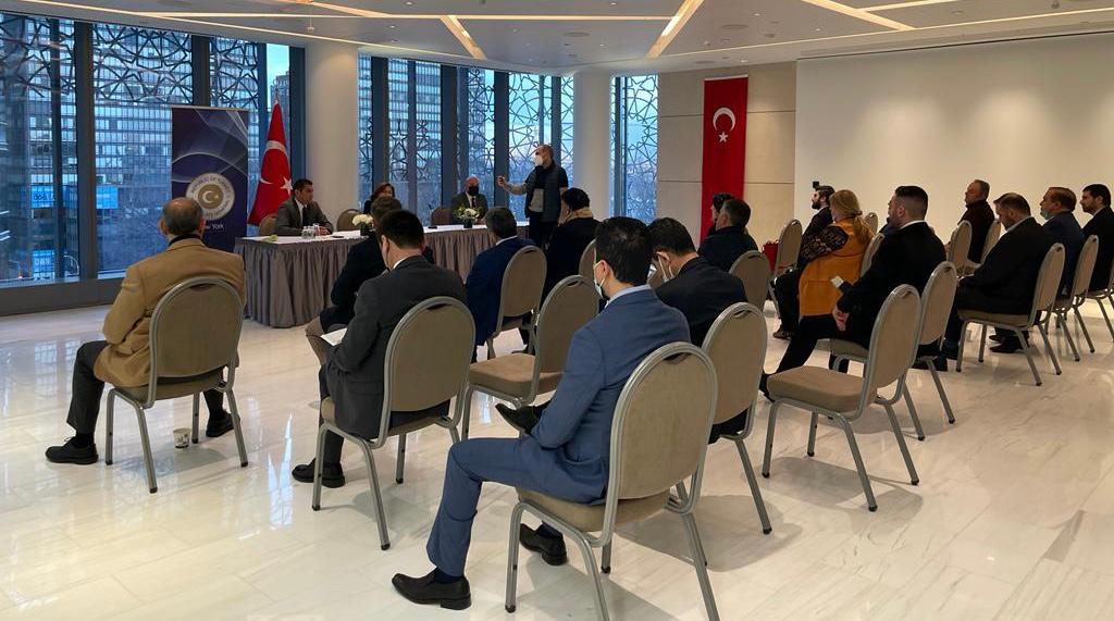 TC_NewYorkBK's tweet photo. Çeşitli temaslar için New York'ta bulunan @TBB ve Gaziantep Büyükşehir Belediye Başkanı Sayın @FatmaSahin, görev bölgemizdeki sivil toplum kuruluşlarımızın temsilcileri ve vatandaşlarımızla Türkevi'nde bir araya gelmiştir. 🇹🇷🇹🇷 https://t.co/1a30xbPr3S