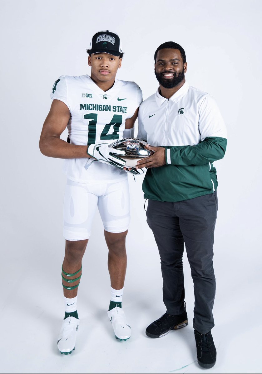 Dariustay1or's tweet photo. Thank you @Ereed26 for an amazing Junior Day today at @MSU_Football. It was a pleasure to meet the staff and learn about the fantastic program at MSU. I look forward to coming back. #GoGreen https://t.co/it8w0ybwh5