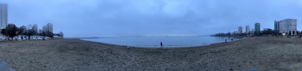 MarksGonePublic's tweet photo. English Bay kind of sums up the weather today. #Vancouver #IphonePano https://t.co/VKCJujPAeP